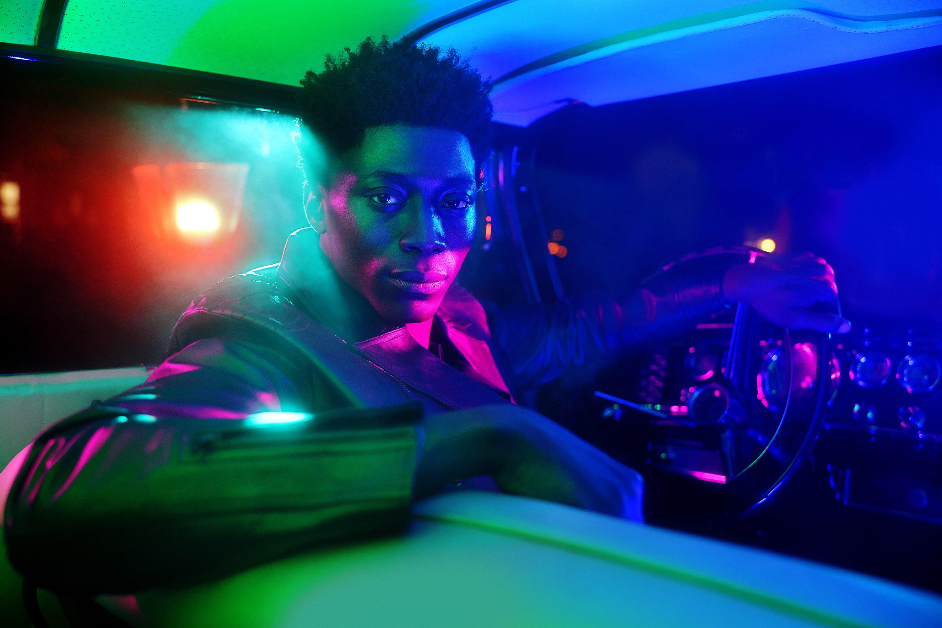 Motorista de táxi dando meia-volta