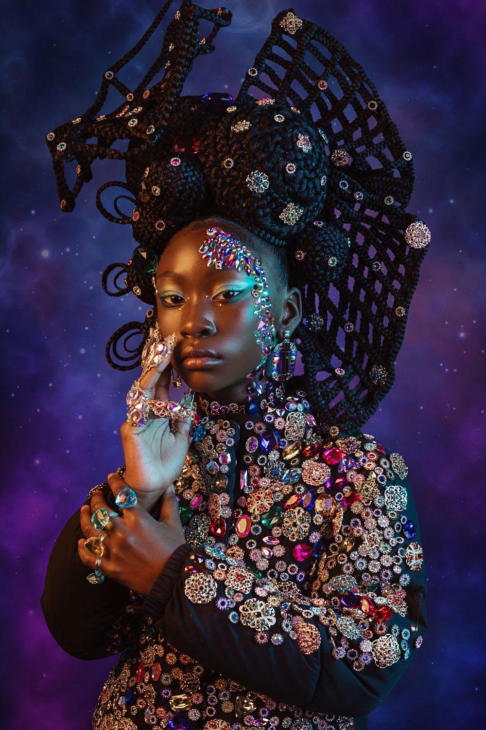 Modelo olhando para a esquerda.